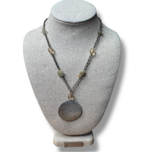 Jewelry - Shell & stone bead silver toned necklace